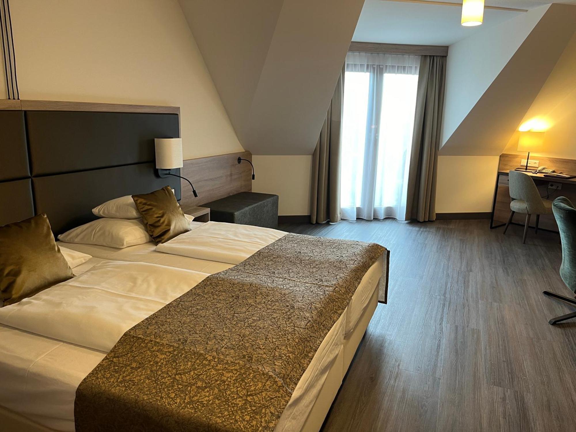 Flair Park Hotel Ilshofen Ngoại thất bức ảnh